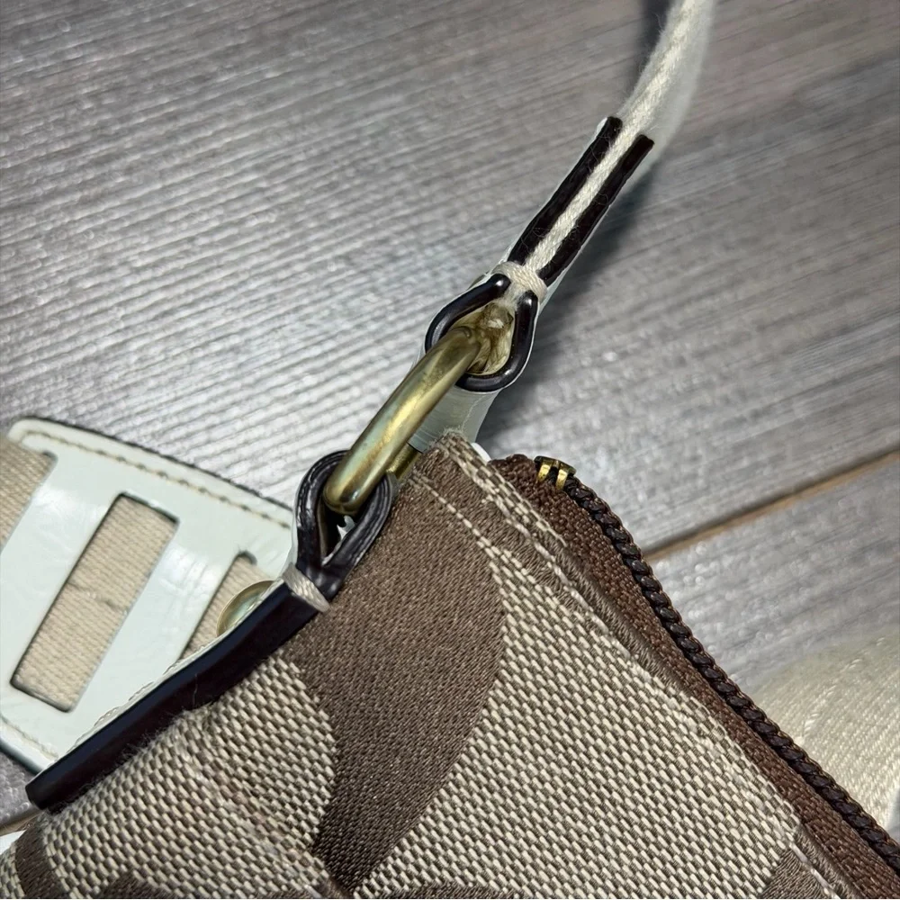 Coach vintage Signature Brown and Cream Crossbody Bag - Picture 5 of 10